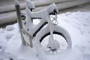 How to Stay Warm While Biking in Winter: A Guide