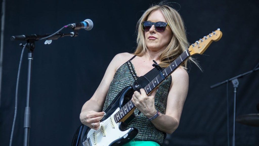 Liz Phair Describes Disastrous Holiday Performance From the Early 2000s: ‘I Didn’t Belong Here’